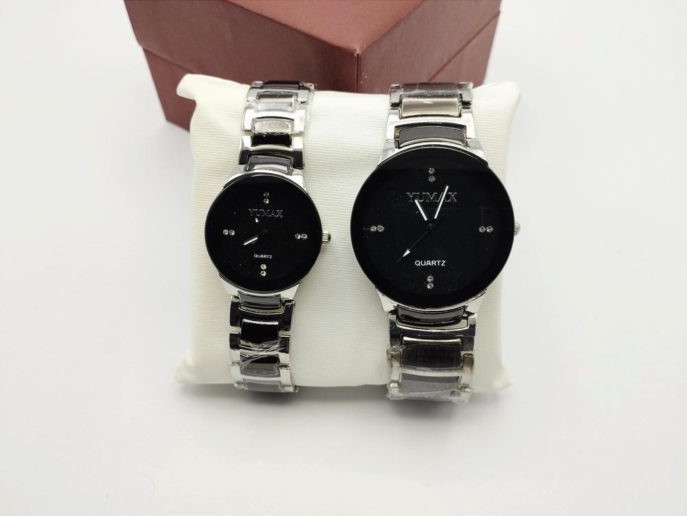 Elegant Silver Couple’s Analog Watches – Matching Stainless Steel Gift Set